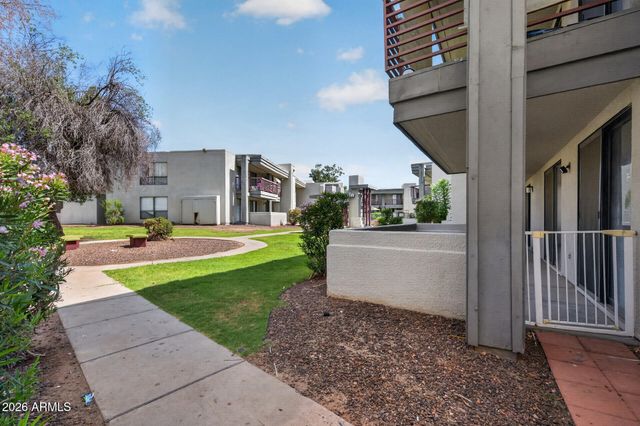 3420 W DANBURY Drive C109, Phoenix, AZ 85053