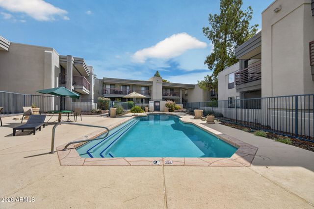 3420 W DANBURY Drive C109, Phoenix, AZ 85053