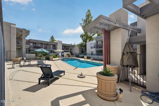 3420 W DANBURY Drive C109, Phoenix, AZ 85053