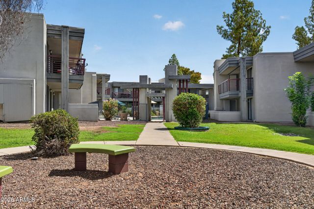 3420 W DANBURY Drive C109, Phoenix, AZ 85053
