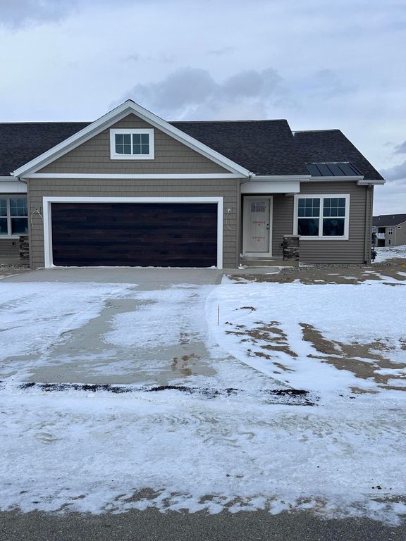 4500 Meadow Pond Way 65, Hamilton, MI 49419