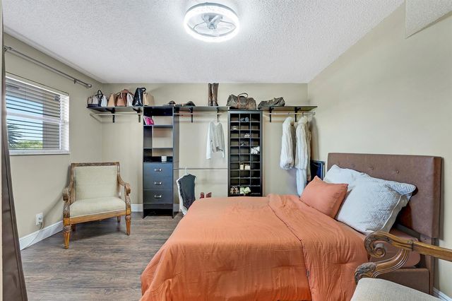 3755 Via Poinciana 405, Greenacres, FL 33467