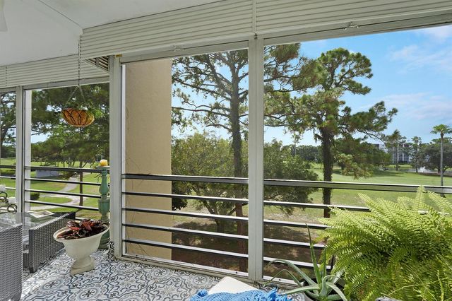 3755 Via Poinciana 405, Greenacres, FL 33467