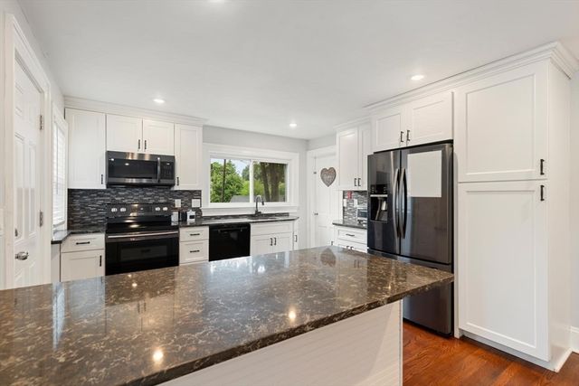 16 Elm St, Medford, MA 02155