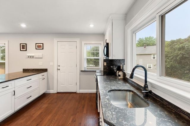 16 Elm St, Medford, MA 02155