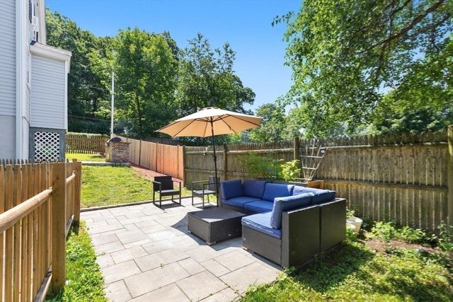 16 Elm St, Medford, MA 02155