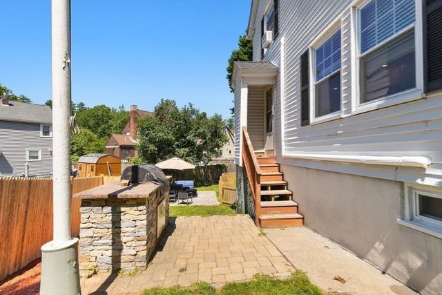 16 Elm St, Medford, MA 02155