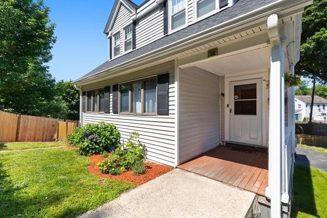 16 Elm St, Medford, MA 02155