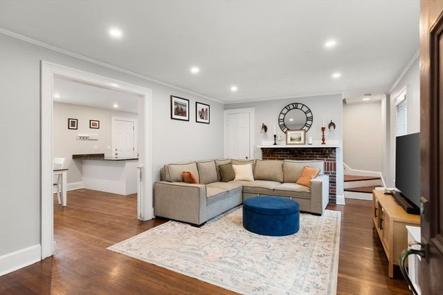 16 Elm St, Medford, MA 02155