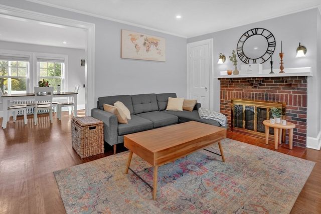 16 Elm St, Medford, MA 02155