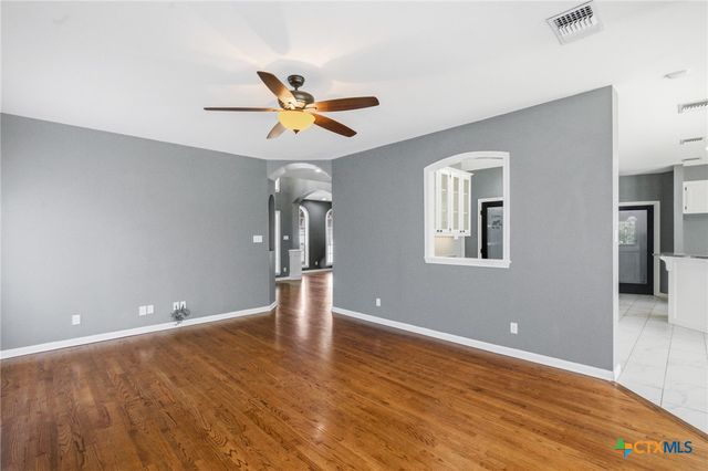 303 Roseland Avenue, Victoria, TX 77901