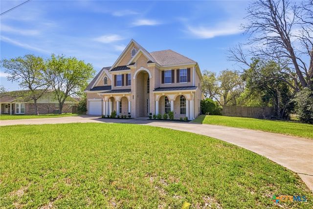 303 Roseland Avenue, Victoria, TX 77901