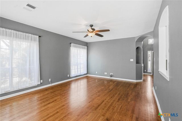 303 Roseland Avenue, Victoria, TX 77901