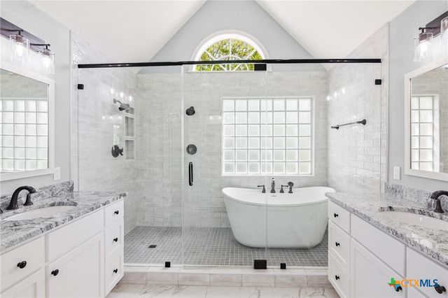 303 Roseland Avenue, Victoria, TX 77901