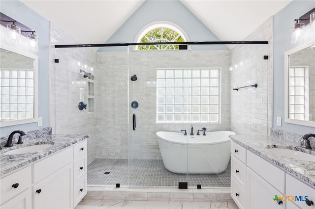 303 Roseland Avenue, Victoria, TX 77901