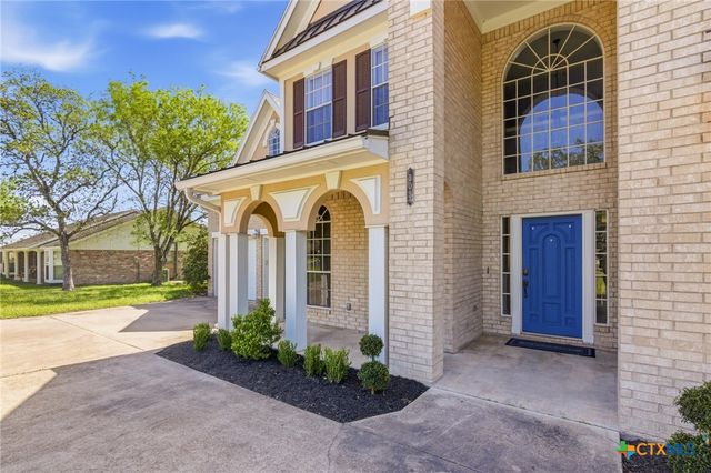 303 Roseland Avenue, Victoria, TX 77901