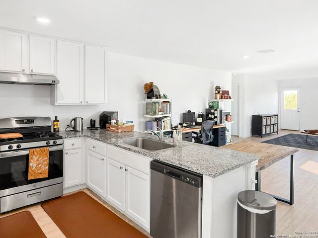 5482 Daphne, San Antonio, TX 78253