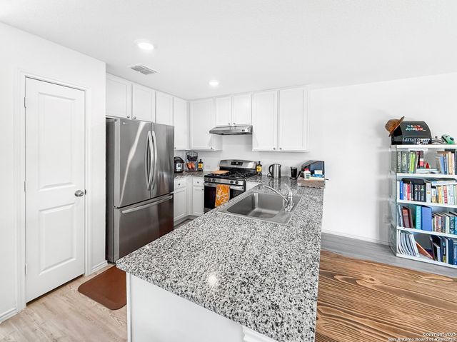 5482 Daphne, San Antonio, TX 78253