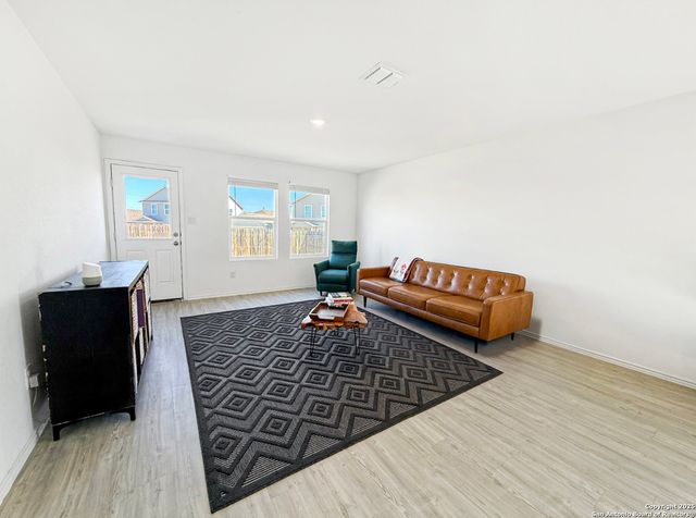 5482 Daphne, San Antonio, TX 78253