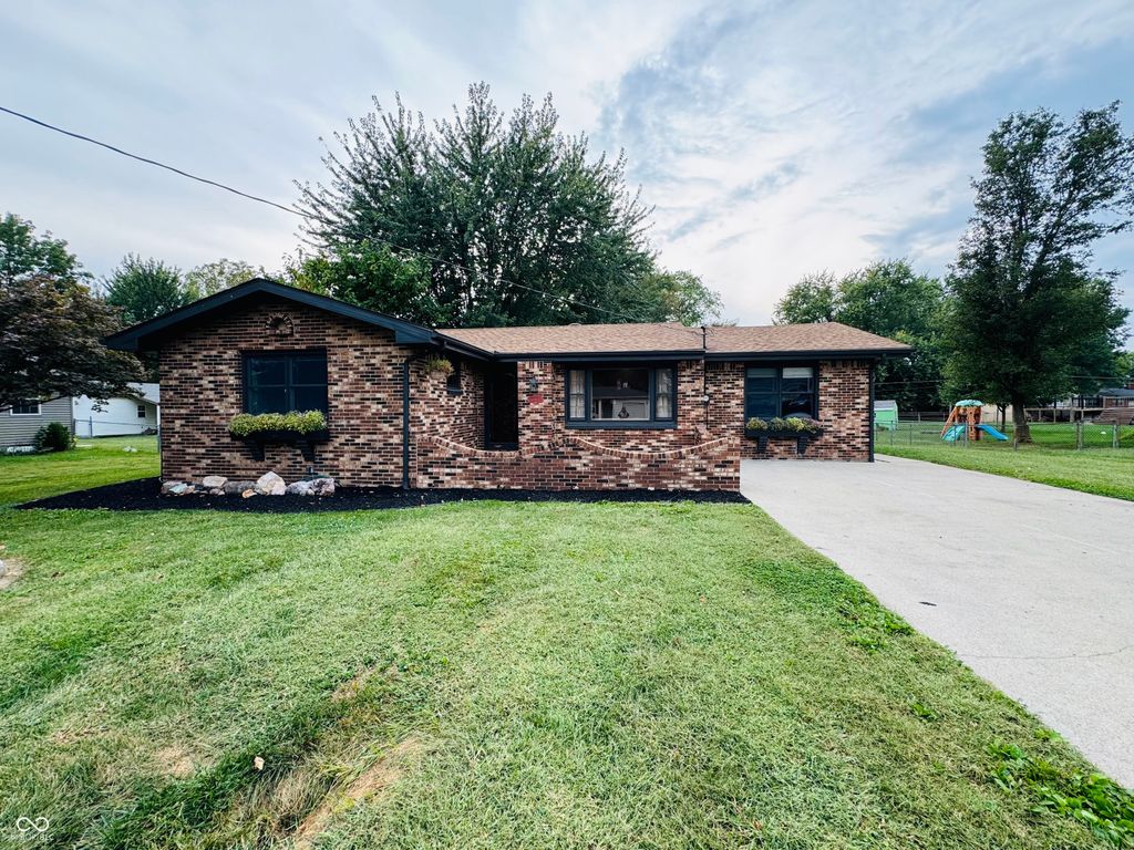 6905 Hendricks Street, Anderson, IN 46013