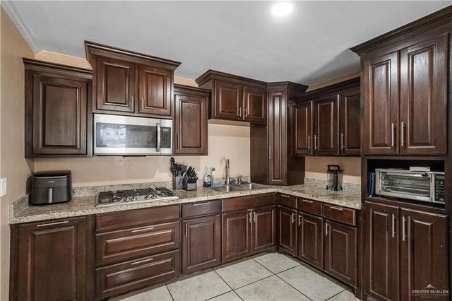 524 S Mile 2 W, Mercedes, TX 78570