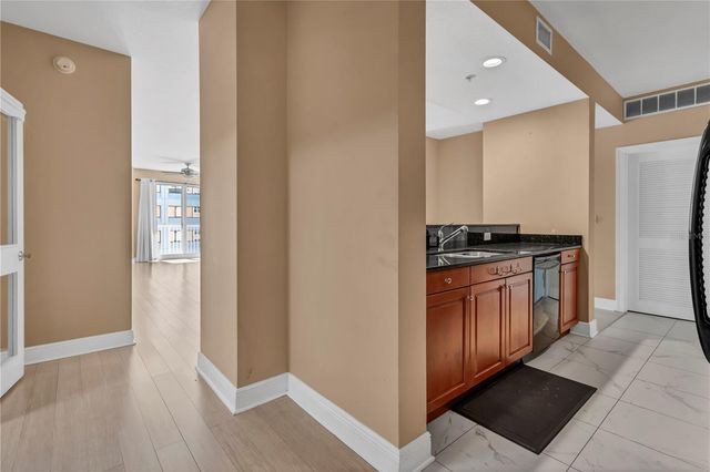 628 CLEVELAND STREET 1204, Clearwater, FL 33755