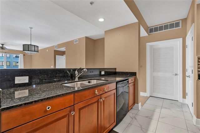 628 CLEVELAND STREET 1204, Clearwater, FL 33755