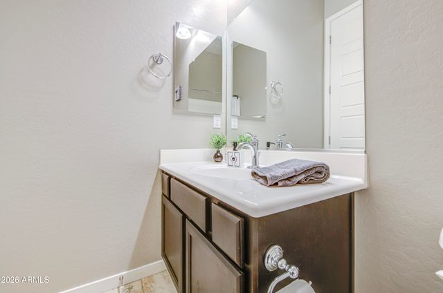 10334 E NICHOLS Avenue, Mesa, AZ 85209