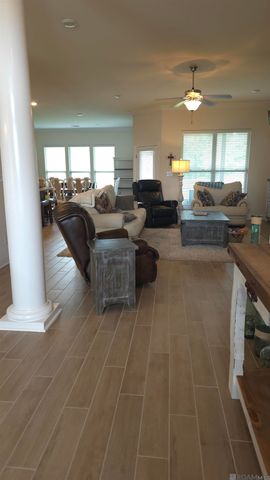 34228 Osprey Dr, Denham Springs, LA 70706