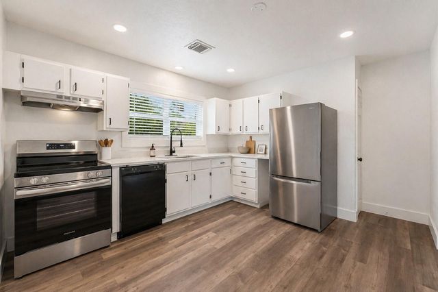 5759 Belneath Street, Houston, TX 77033