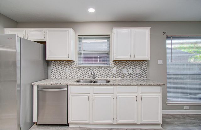 2005 Village Park Drive, Missouri City, TX 77489