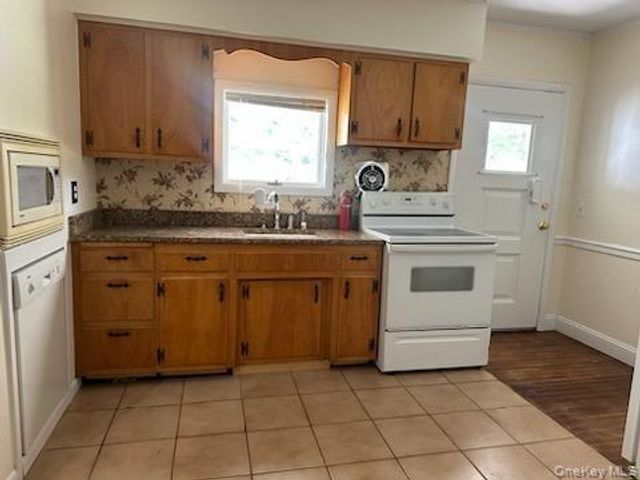 36 Oakland Avenue 1, Warwick, NY 10990