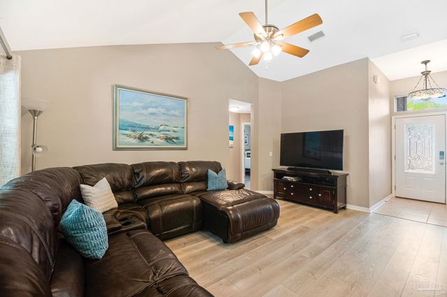 1677 Village Pkwy, Gulf Breeze, FL 32561