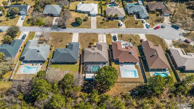 1677 Village Pkwy, Gulf Breeze, FL 32561
