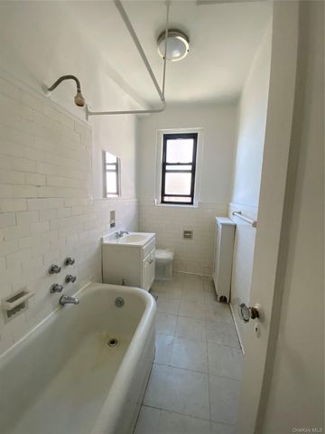 140-30 Sanford Avenue 5A, Flushing, NY 11355