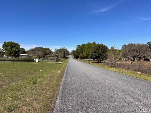 10070 S Arabian Avenue, Floral City, FL 34436