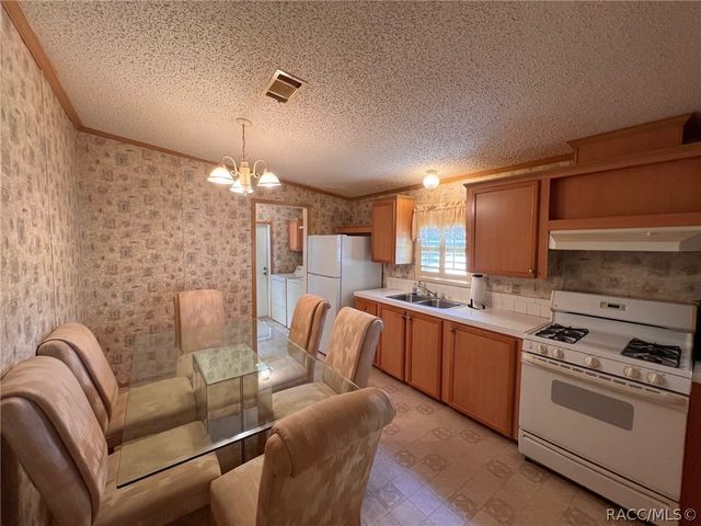 10070 S Arabian Avenue, Floral City, FL 34436