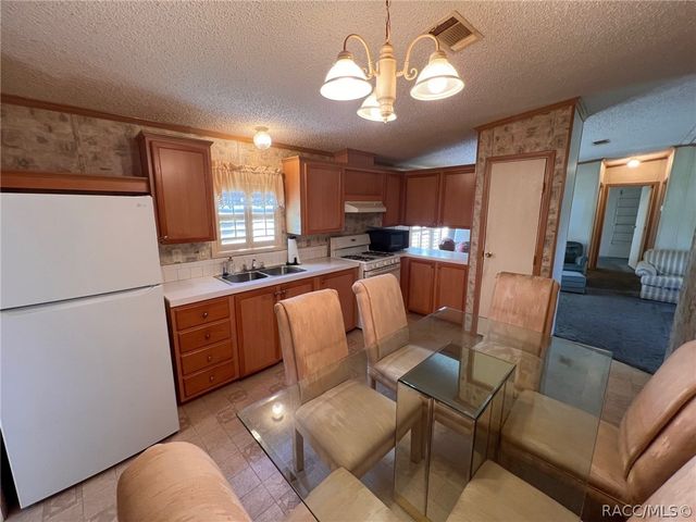 10070 S Arabian Avenue, Floral City, FL 34436