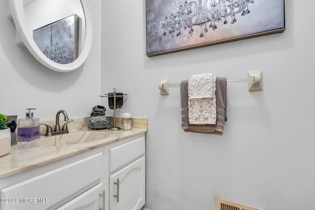 902 Bent Trail, Toms River, NJ 08753