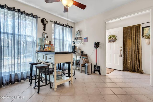 902 Bent Trail, Toms River, NJ 08753