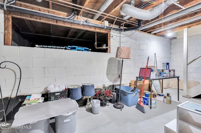 902 Bent Trail, Toms River, NJ 08753