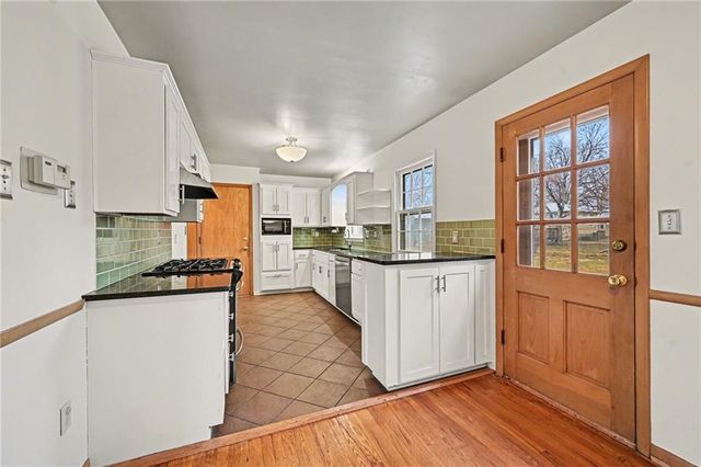 9106 W 97th Street, Overland Park, KS 66212