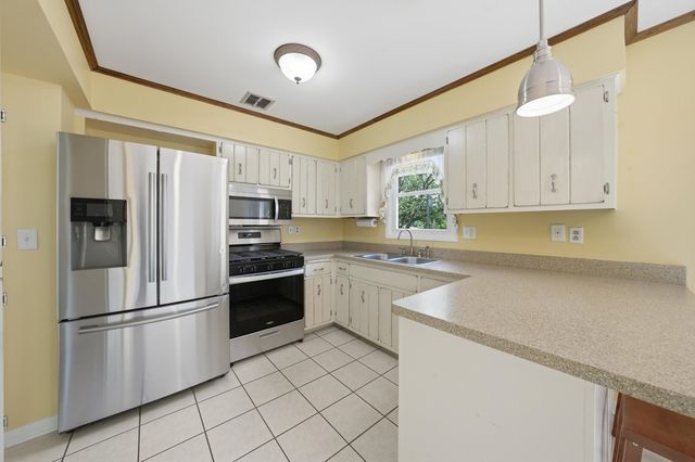 134 Michael Lane, New Lenox, IL 60451