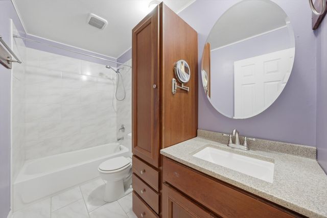134 Michael Lane, New Lenox, IL 60451