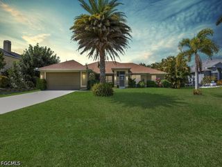 2216 SW 8th CT, Cape Coral, FL 33991