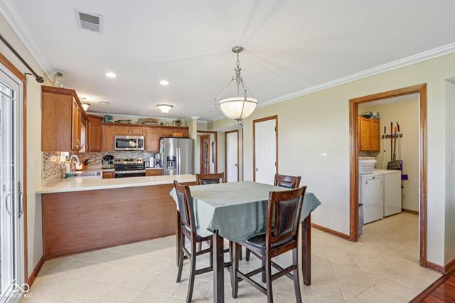 4434 W Windsong Court, New Palestine, IN 46163