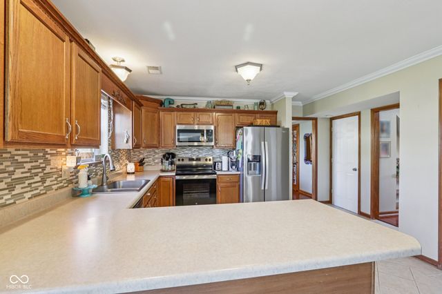 4434 W Windsong Court, New Palestine, IN 46163