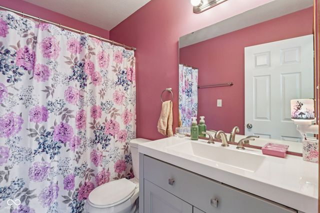 4434 W Windsong Court, New Palestine, IN 46163