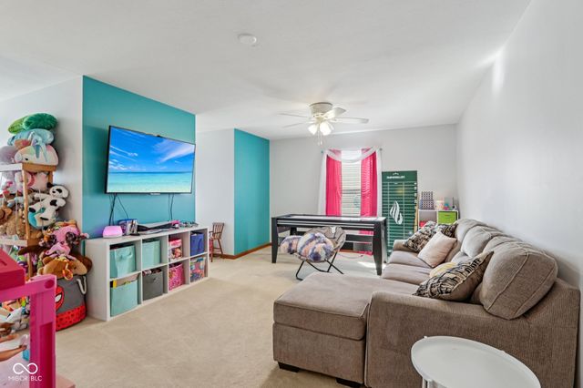 4434 W Windsong Court, New Palestine, IN 46163