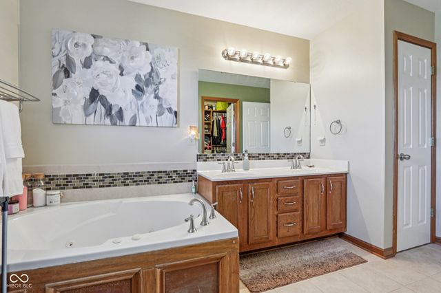 4434 W Windsong Court, New Palestine, IN 46163